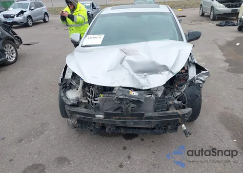 2013 Hyundai Elantra Limited from USA, damaged, VIN 5NPDH4AE4DH335332